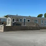 Luxury District Lodge-sleeps 4