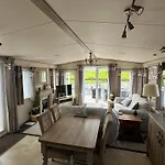 Apartament Luxury District Lodge-sleeps 4 *