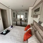 Luxury District Lodge-sleeps 4 شقة *
