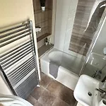 Luxury District Lodge-sleeps 4 Lejlighed *