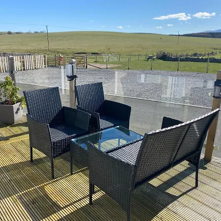 Luxury District Lodge-sleeps 4 *