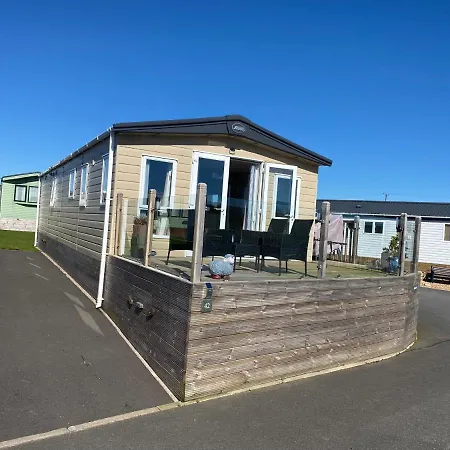 Luxury District Lodge-sleeps 4 *