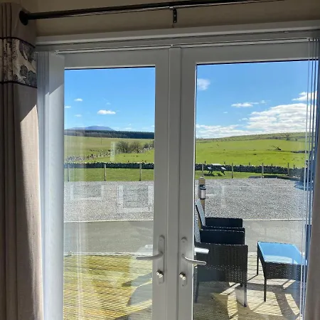 Luxury District Lodge-sleeps 4 *