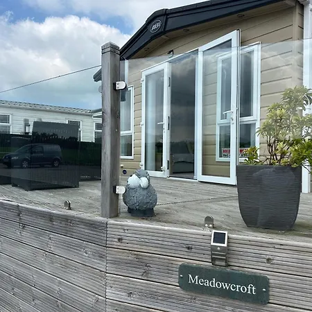 Luxury District Lodge-sleeps 4 *